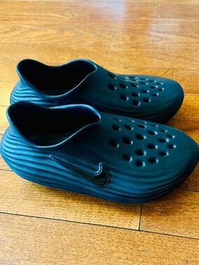 Nike ReactX Rejuven8 Clogs – Boys Size 3Y Black Slip-On Recovery Shoes